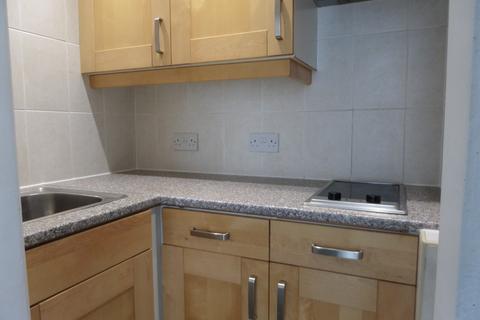 Studio to rent, Howden Road, South Norwood SE25