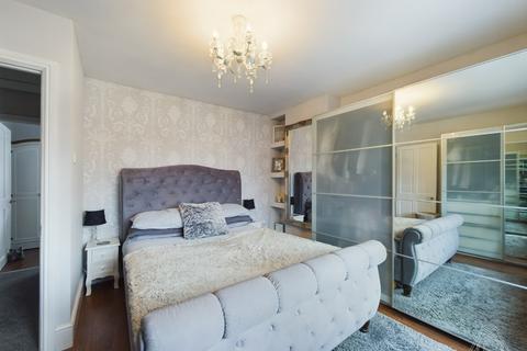 4 Easington Way, South Ockendon, RM15 5EJ