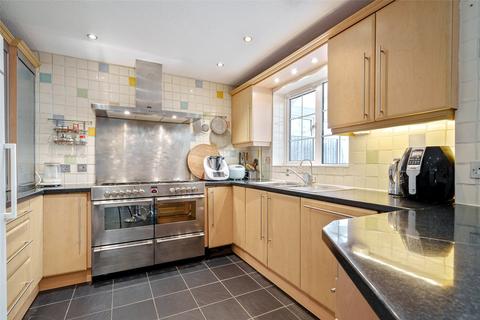 4 bedroom detached house for sale, Abingdon Road, Berkshire GU47