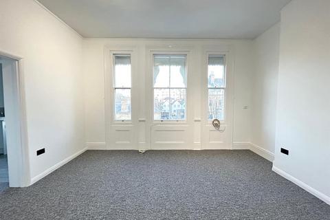 Studio to rent, First Avenue, Hove