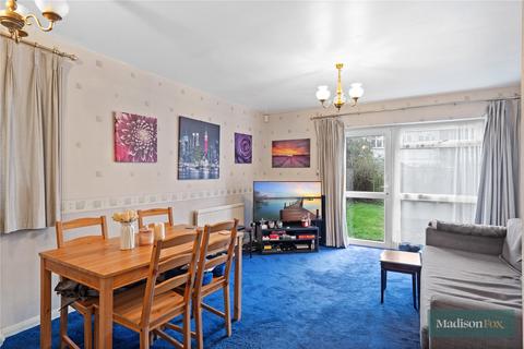 2 bedroom end of terrace house for sale, Covert Road, Hainault IG6