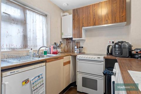 2 bedroom end of terrace house for sale, Covert Road, Hainault IG6