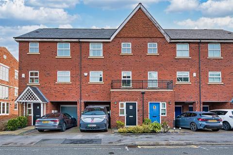 3 bedroom townhouse for sale, Pinders Farm Drive, Warrington