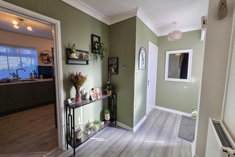 undefined, Amara, Coed-Y-Capel, Barry