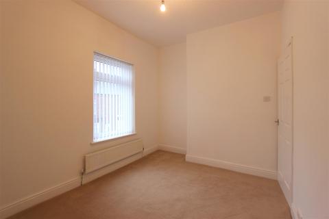 2 bedroom terraced house to rent, Barron Street, Darlington