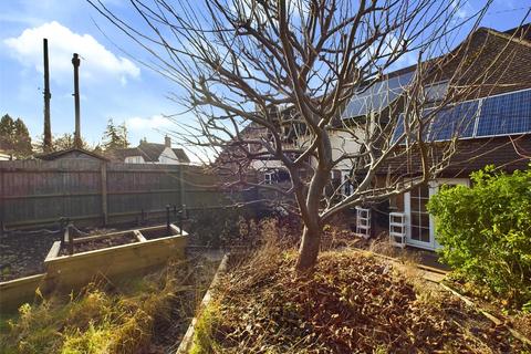 3 bedroom semi-detached house for sale, Wycombe Road, Buckinghamshire HP27