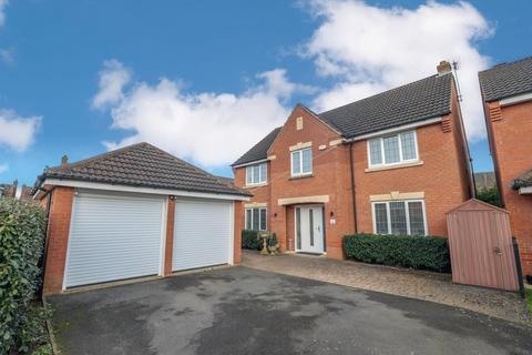 4 bedroom detached house for sale, The Glades, Northampton NN4