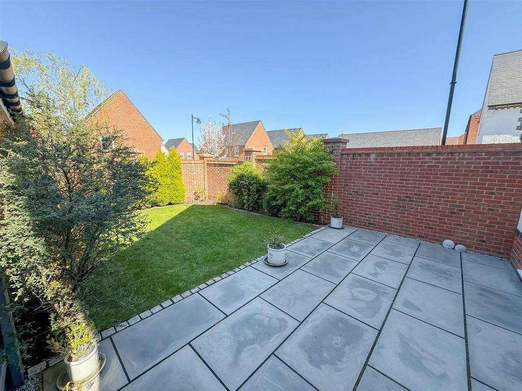 Garden new 2.jpg