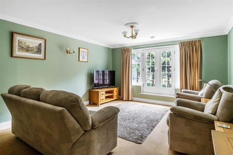 2 bedroom retirement property for sale, EPSOM ROAD, LEATHERHEAD, KT22