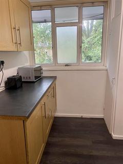 1 bedroom maisonette to rent, Stepney Green, London