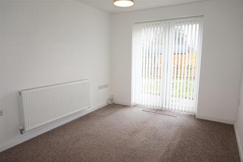 2 bedroom terraced house to rent, Evesham Road, Redditch