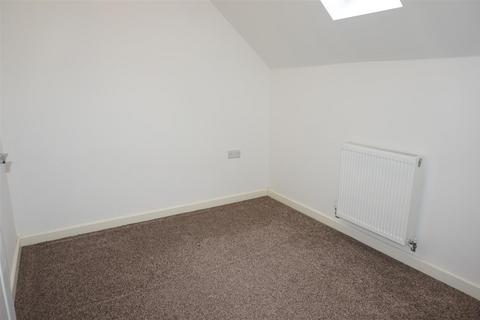 2 bedroom terraced house to rent, Evesham Road, Redditch