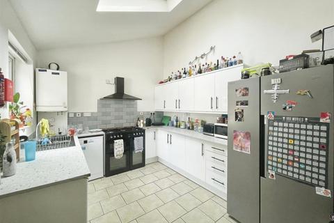 7 bedroom semi-detached house for sale, Bute Avenue, Nottingham, NG7