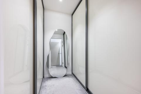 Flat 403, Eastlight Apartments, 18 Dock Street, London, E1 8QW