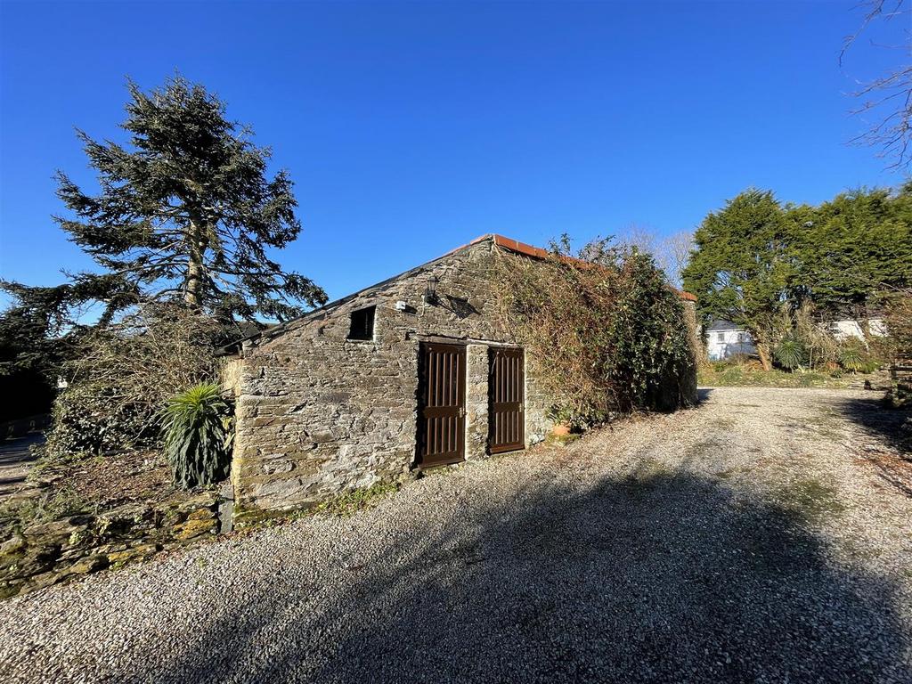 Outbuilding.jpg