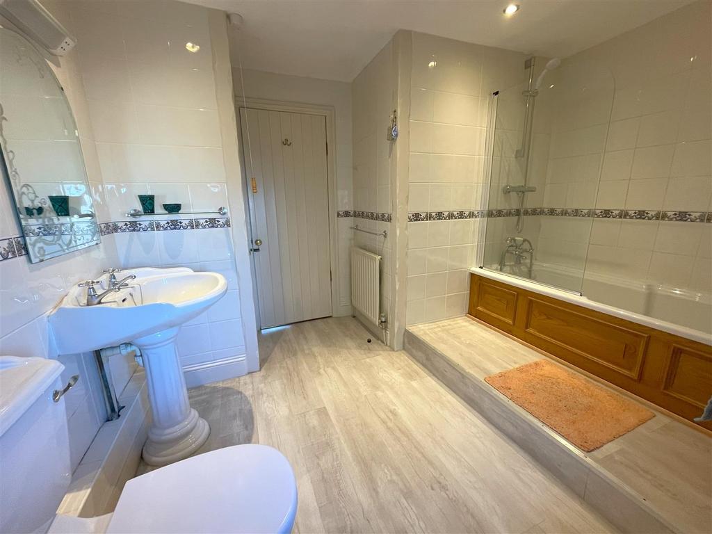 Bathroom one .jpg