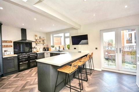 3 bedroom detached house for sale, Whitecote Gardens, Leeds, West Yorkshire