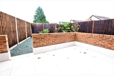 3 bedroom semi-detached house to rent, Oyster Lane, Byfleet KT14