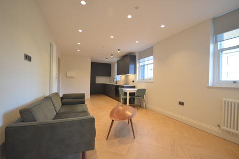 1 bedroom apartment to rent, Pier Street, London E14