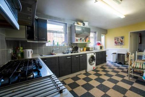 6 bedroom terraced house to rent, St. James Road, Leicester LE2