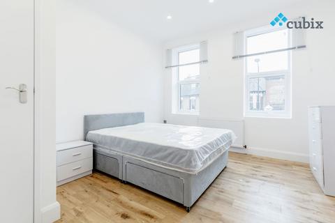 2 bedroom apartment to rent, Leopold Road, London SW19