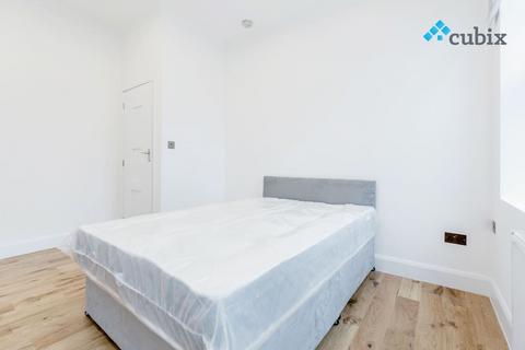 2 bedroom apartment to rent, Leopold Road, London SW19