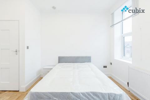 2 bedroom apartment to rent, Leopold Road, London SW19