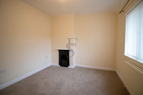 2 bedroom end of terrace house to rent, Charnwood Avenue, Whetstone