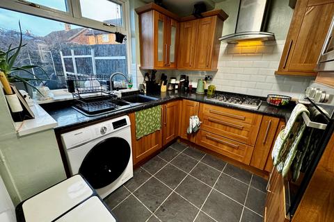 2 bedroom semi-detached house to rent, Bradshaw Street, Sunderland, SR5