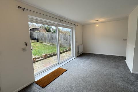 2 bedroom detached bungalow to rent, Richington Way, Seaford BN25