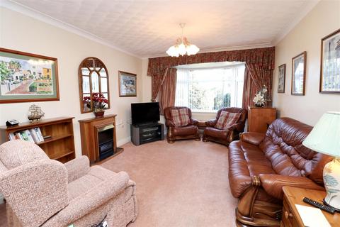 2 bedroom detached bungalow for sale, Dale Garth, Market Weighton, York