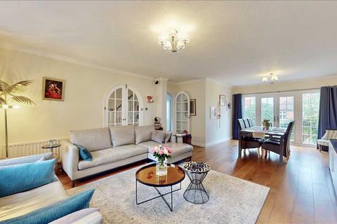 4 bedroom detached house for sale, Pickwick Place, Harrow