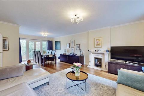 4 bedroom detached house for sale, Pickwick Place, Harrow