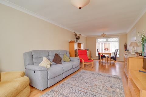 3 bedroom terraced house for sale, Scott Road, Weston