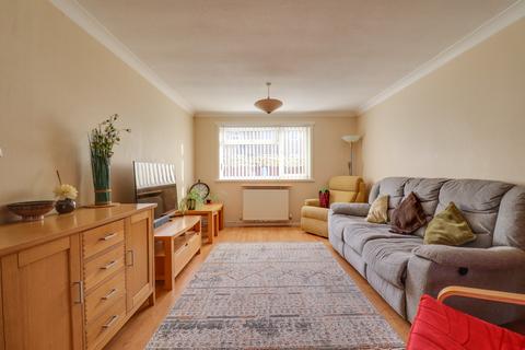 3 bedroom terraced house for sale, Scott Road, Weston