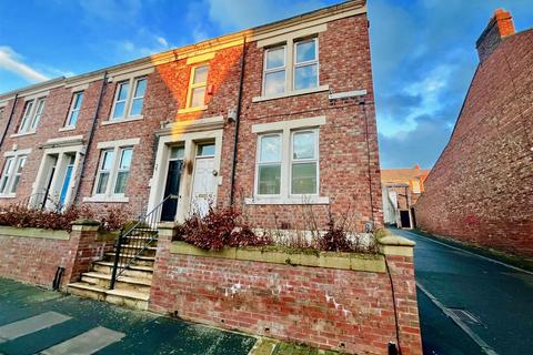 221 Windsor Avenue, Gateshead, NE8 4NY