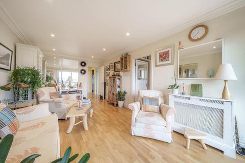 2 bedroom flat for sale, Warwick Drive, Putney