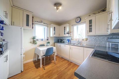 2 bedroom flat for sale, Warwick Drive, Putney