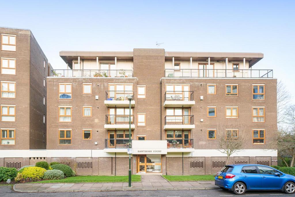 Warwick Drive, Putney, London, SW15 2 bed flat - £500,000