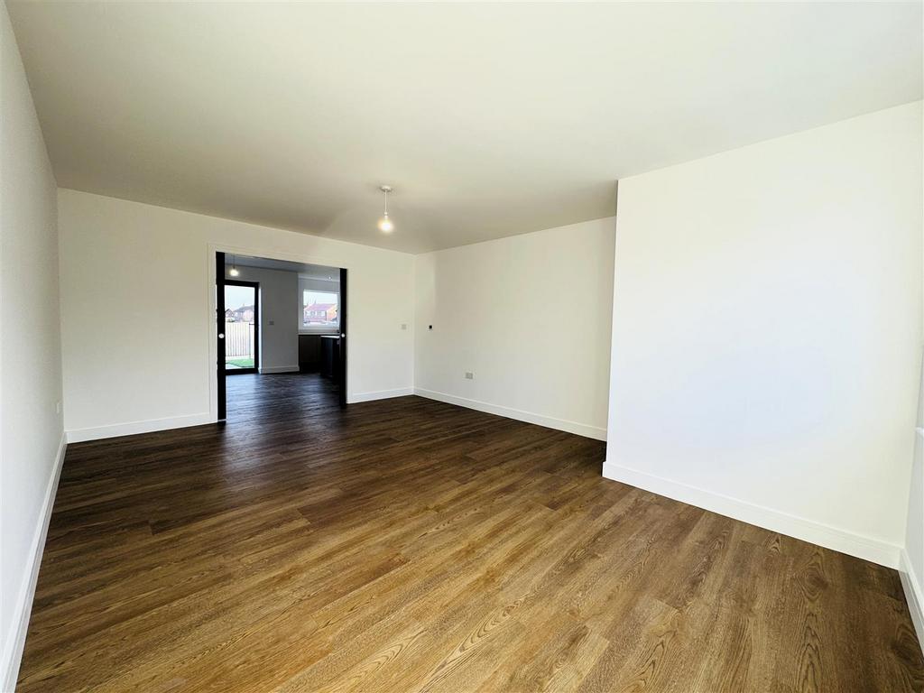 Lounge1.jpg