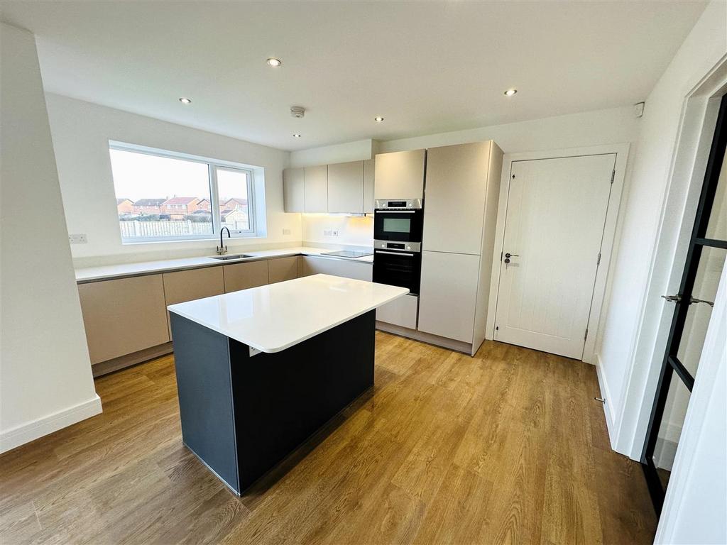 Kitchen3.jpg