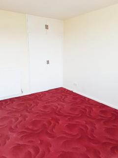 3 bedroom end of terrace house to rent, SS15