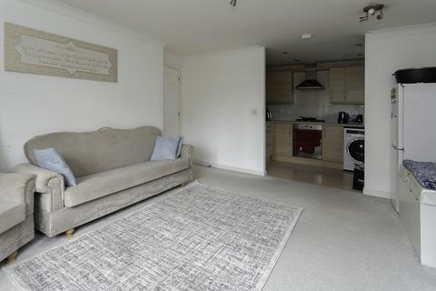 2 bedroom flat for sale, Blackthorn Drive, Huddersfield HD3