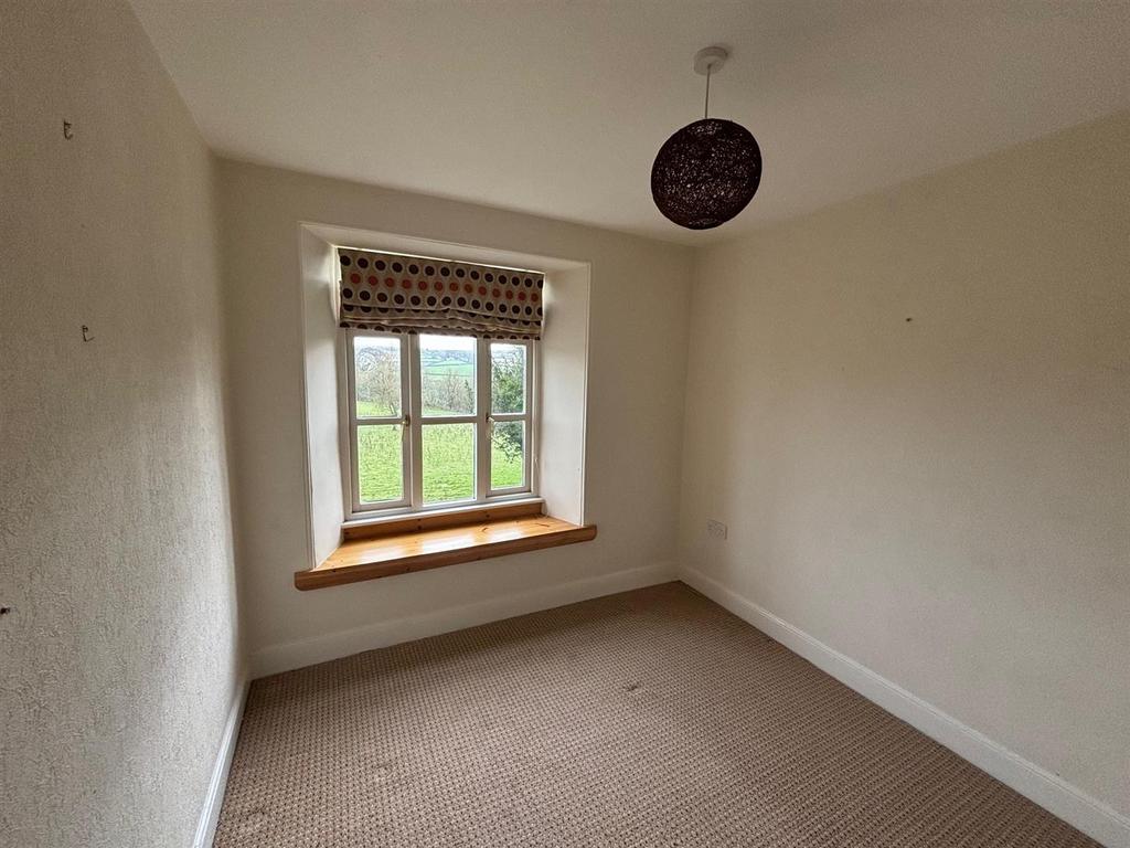 Bedroom 6.jpg