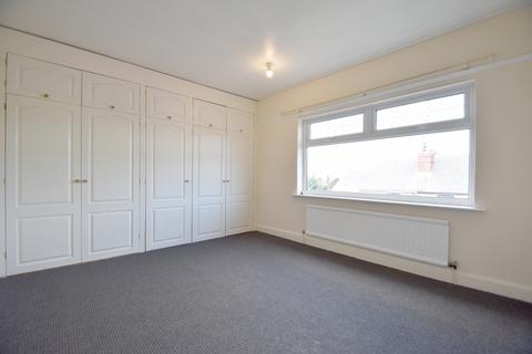 4 bedroom terraced house to rent, Churchfield Lane, Castleford