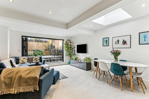 4 bedroom end of terrace house for sale, Ravenswood Road, SW12