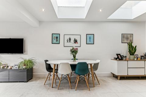 4 bedroom end of terrace house for sale, Ravenswood Road, SW12