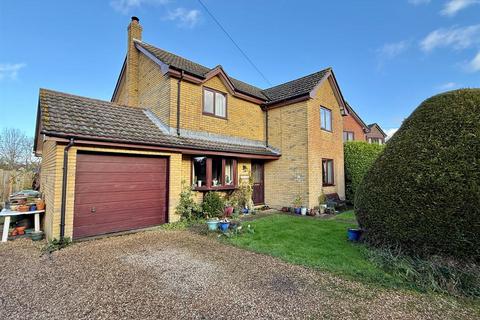 4 bedroom detached house for sale, New Road, Porchfield, Newport