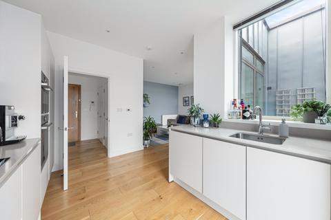 1 bedroom penthouse for sale, West Parkside London SE10