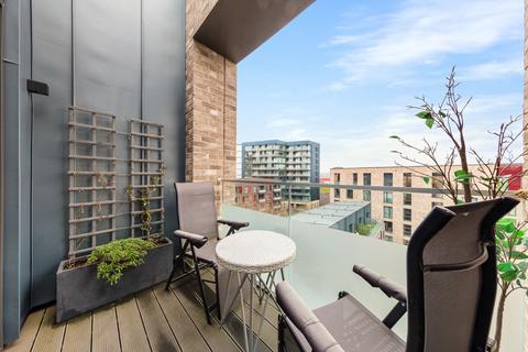 1 bedroom penthouse for sale, West Parkside London SE10